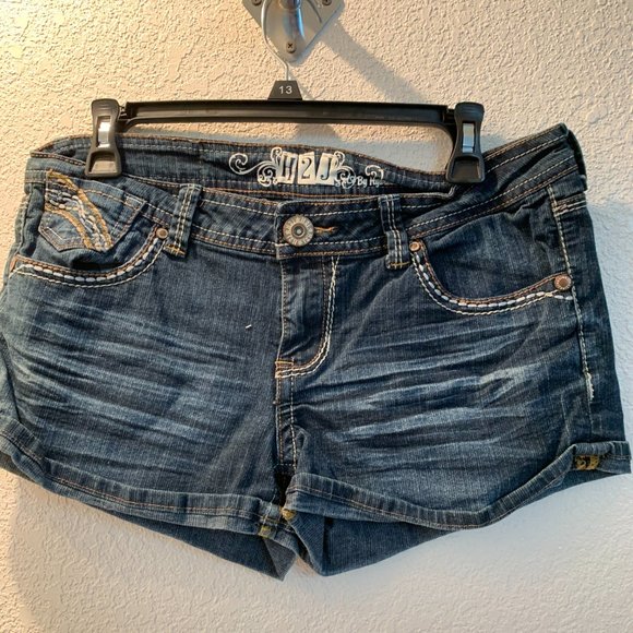 2 pairs of short shorts size 11 by Dollhouse and H2J good condition pre owned - Picture 9 of 15
